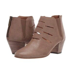 NWOT Aquatalia Freida Sport Calf Ankle Boots 8